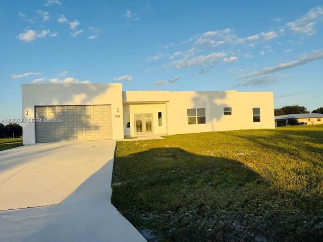 401 Lexington Drive, 