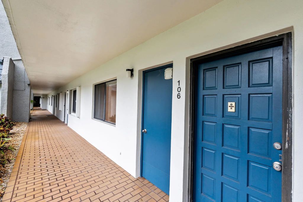 4822 Esedra Court #106, Lake Worth