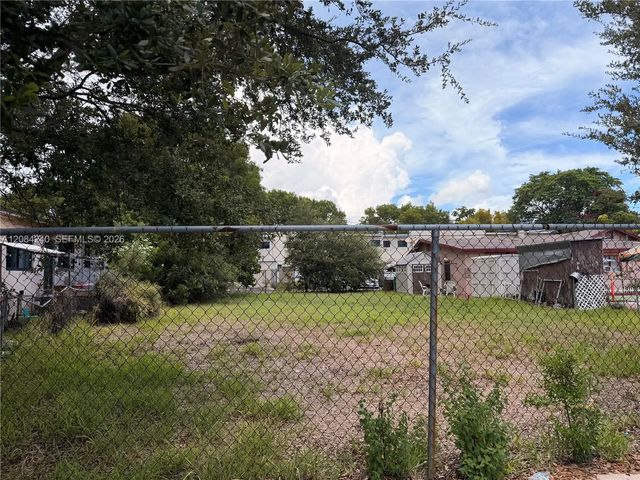 3 of 5 - 89 Nw 34th Terrace, Miami, FL