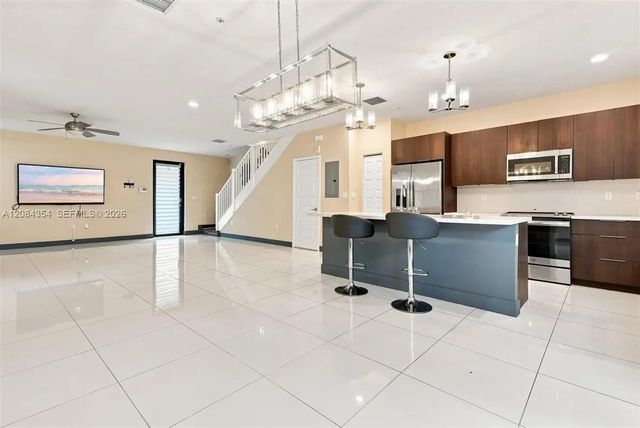 5 of 42 - 10455 Nw 82nd Street #10, Doral, FL