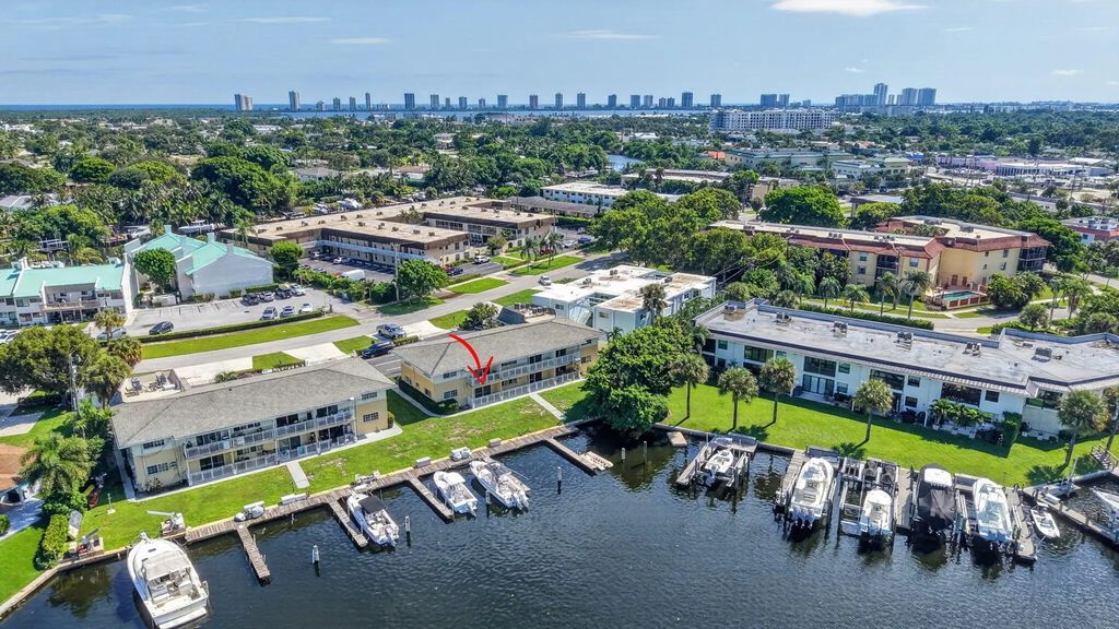 405 Southwind Drive #4, North Palm Beach