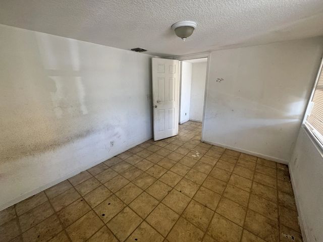 5 of 25 - 11 S D Street, Lake Worth Beach, FL