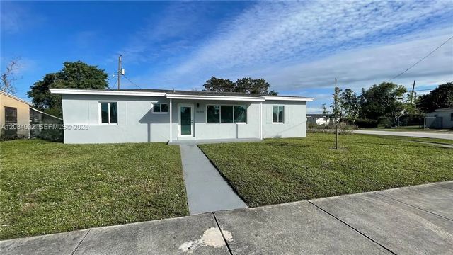 15901 Nw 27th Place, Miami Gardens