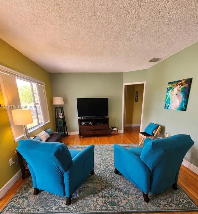 4 of 24 - 130 E 35th Street, Hialeah, FL