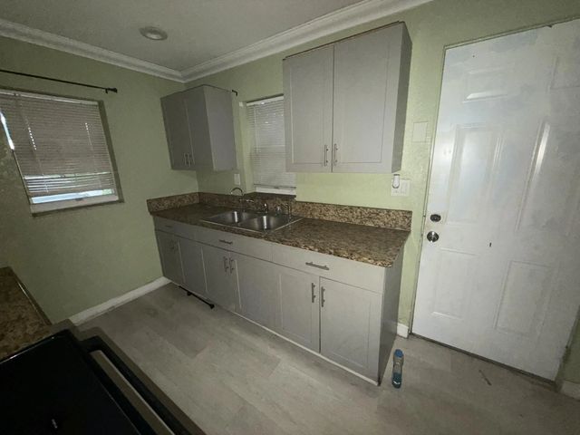 2 of 9 - 2121 Nw 26th Avenue, Fort Lauderdale, FL