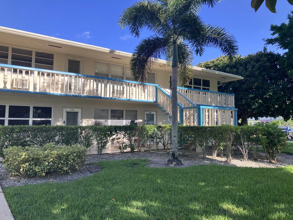209 Camden I, West Palm Beach