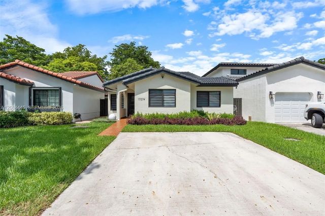 2 of 32 - 17374 Nw 66th Place, Hialeah, FL