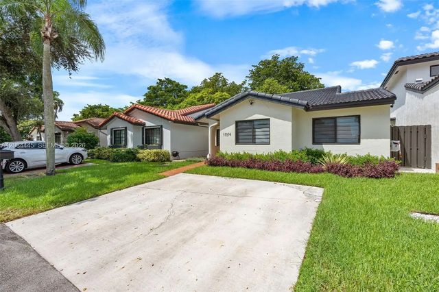 3 of 32 - 17374 Nw 66th Place, Hialeah, FL