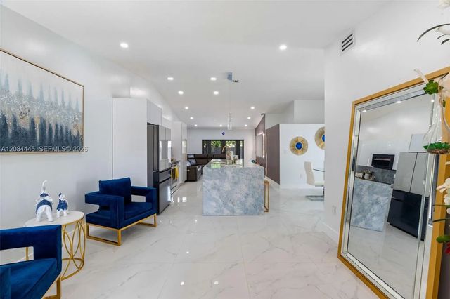 5 of 32 - 17374 Nw 66th Place, Hialeah, FL