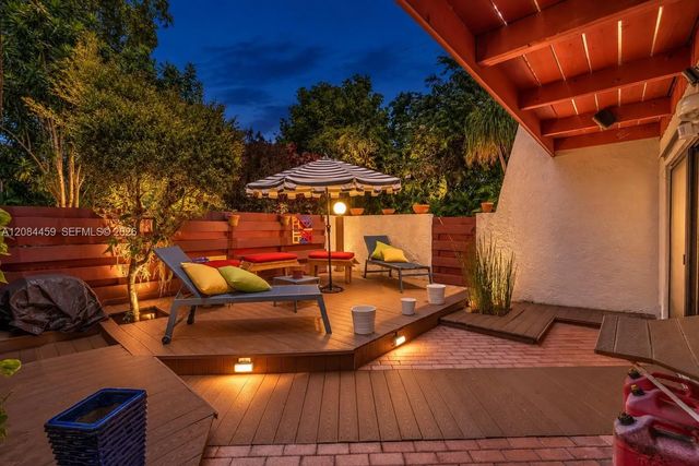 3908 Parkside Lane #229, Hollywood