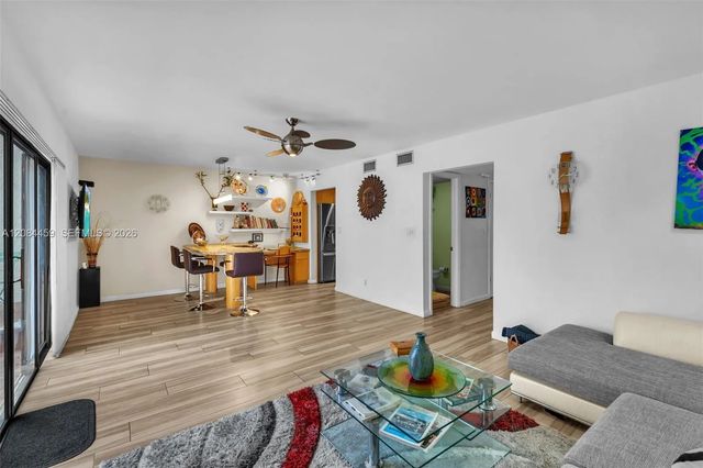 5 of 52 - 3908 Parkside Lane #229, Hollywood, FL