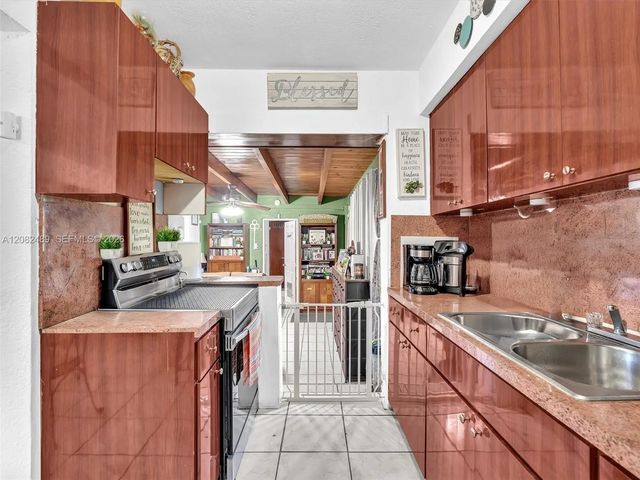 2 of 6 - 10055 Nw 5th Avenue, , FL