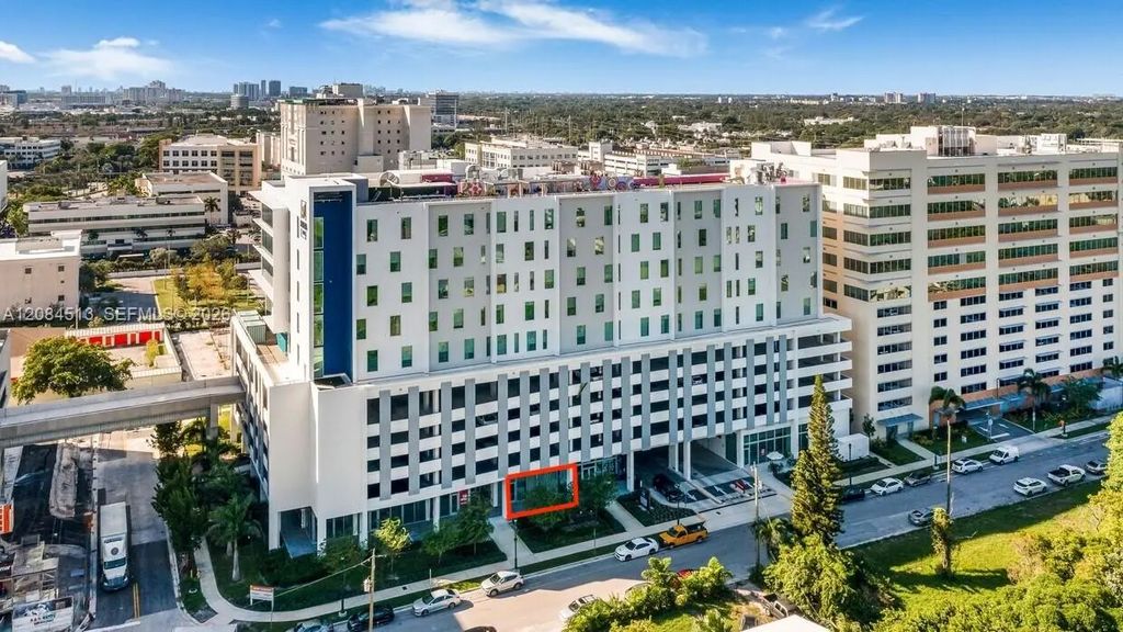 2820 Ne 214th Street #1, Aventura