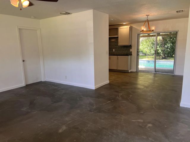 2 of 10 - 9596 Richmond Circle, Boca Raton, FL