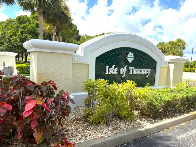 2 of 35 - 373 Nw Sherry Lane, Port St. Lucie, FL