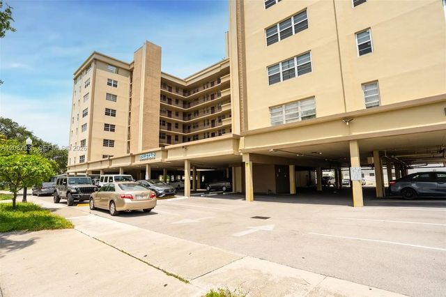2 of 22 - 1811 Jefferson Street #601, Hollywood, FL