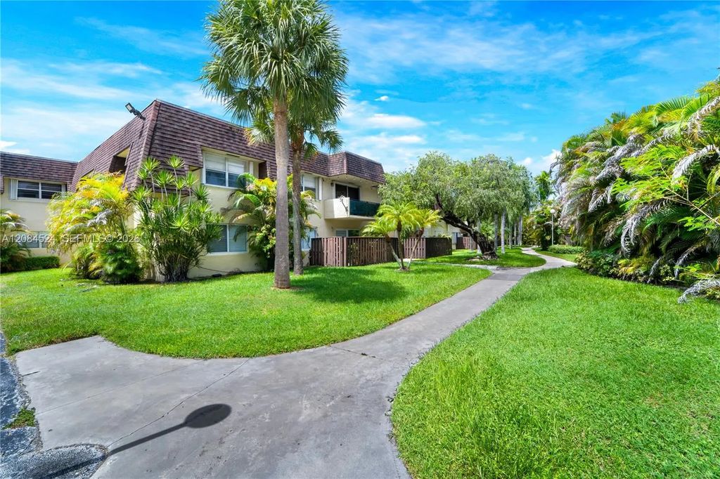 9003 Sw 138th Street #27, Miami