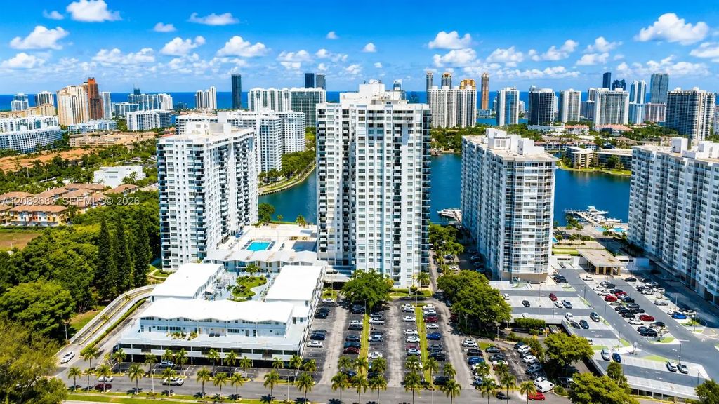 2750 Ne 183rd Street #ph05, Aventura