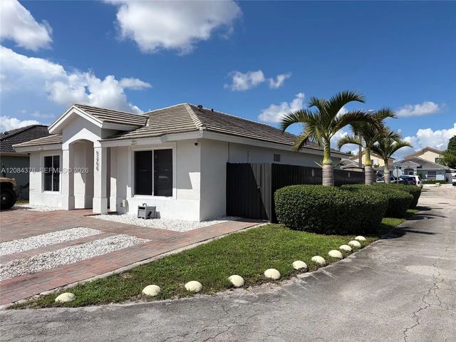5260 Nw 184th Lane, Miami Gardens