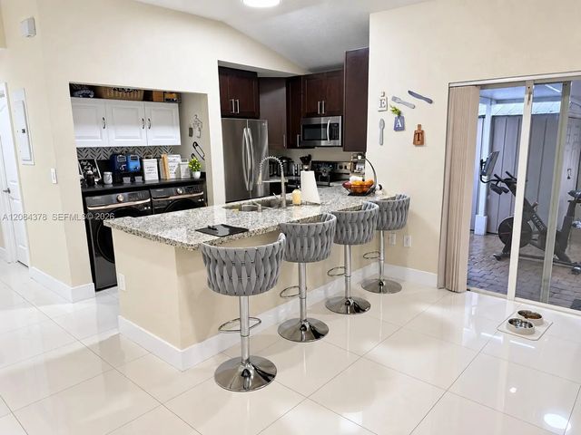 4 of 25 - 5260 Nw 184th Lane, Miami Gardens, FL