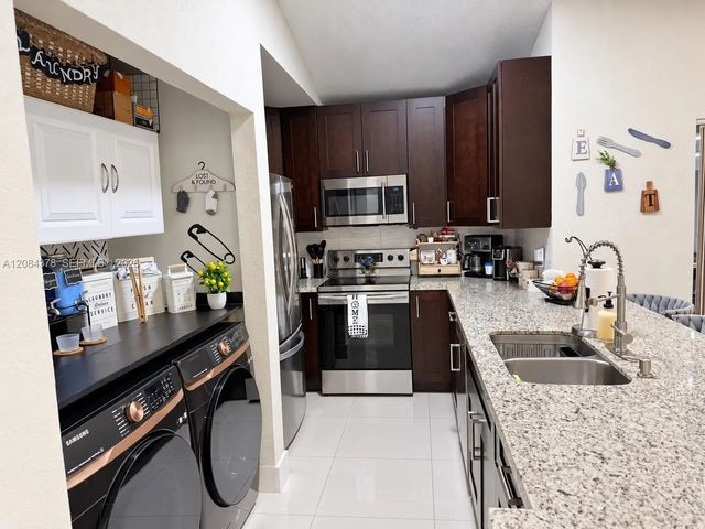 5 of 25 - 5260 Nw 184th Lane, Miami Gardens, FL