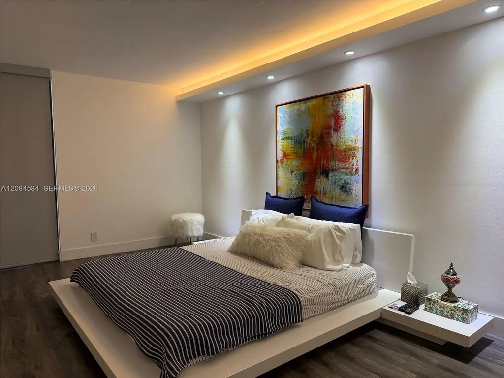 20301 W Country Club Drive #1530, Aventura