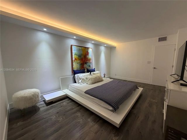 2 of 13 - 20301 W Country Club Drive #1530, Aventura, FL