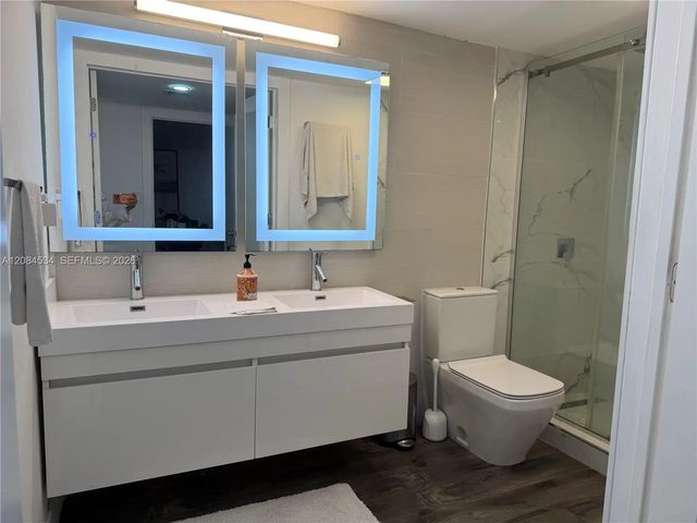 4 of 13 - 20301 W Country Club Drive #1530, Aventura, FL