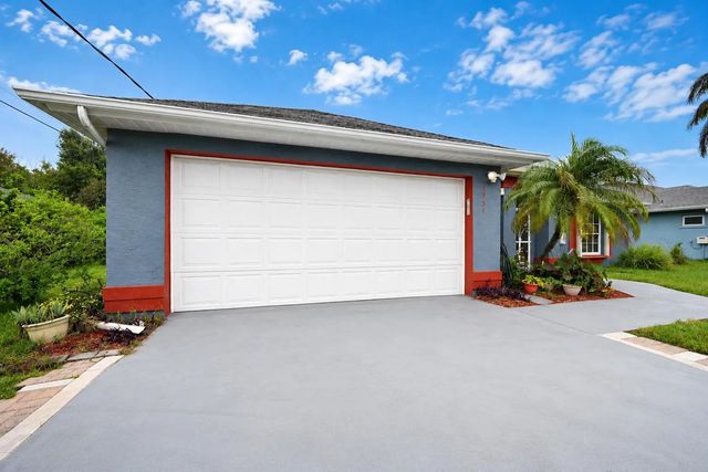 4 of 38 - 5951 Nw Brenda Circle, Port St. Lucie, FL