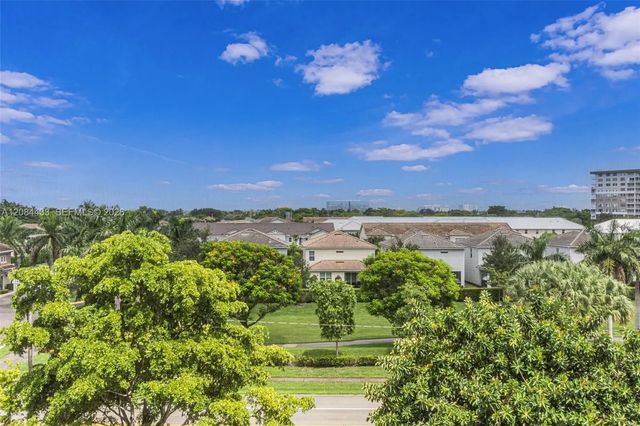 5 of 43 - 4330 Hillcrest Drive #520, Hollywood, FL