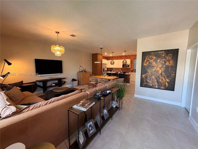 4 of 24 - 8316 Nw 43rd Street, Doral, FL
