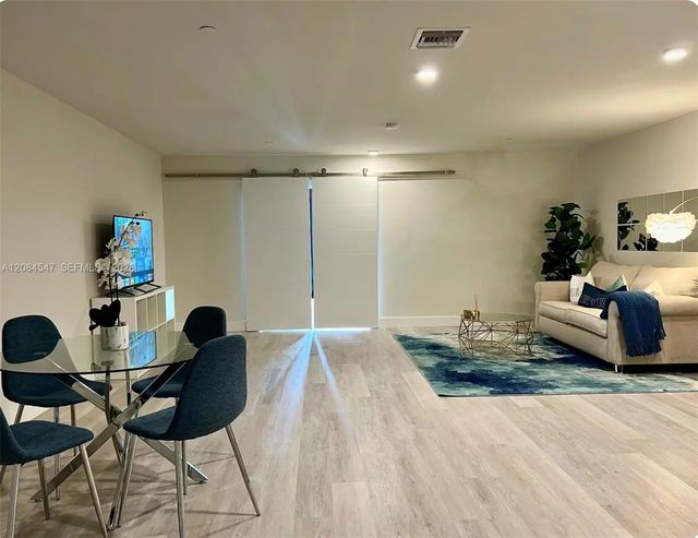 4 of 15 - 19380 Ne 26th Avenue #205, Miami, FL