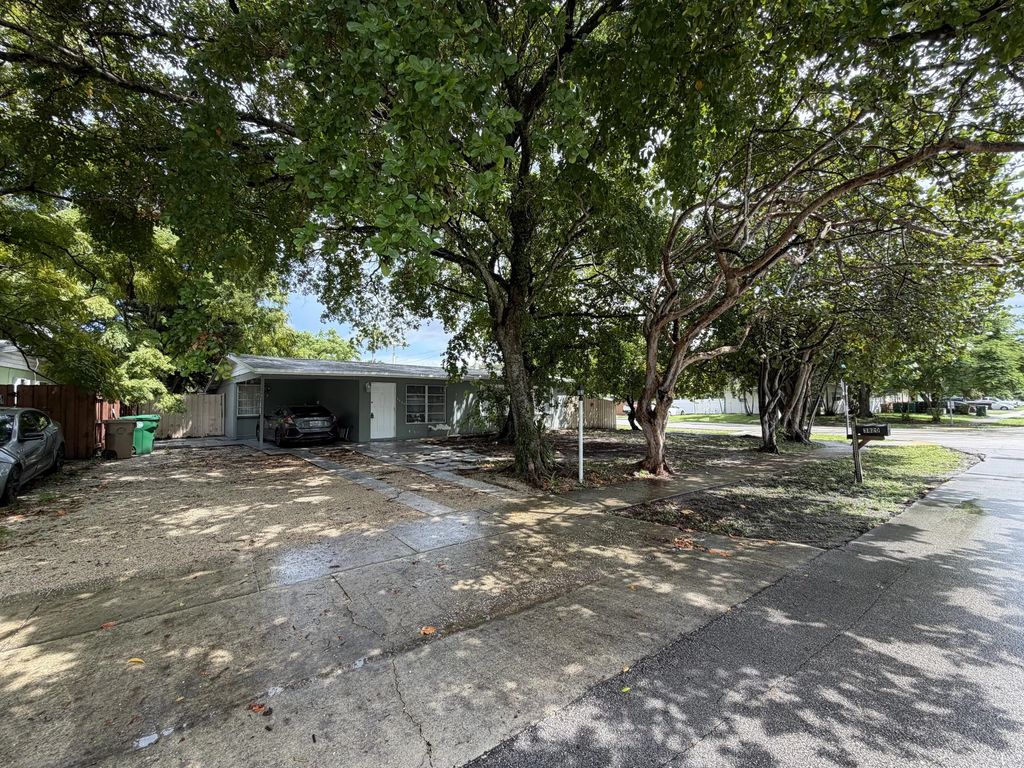 3820 Sw 61st Avenue, Davie