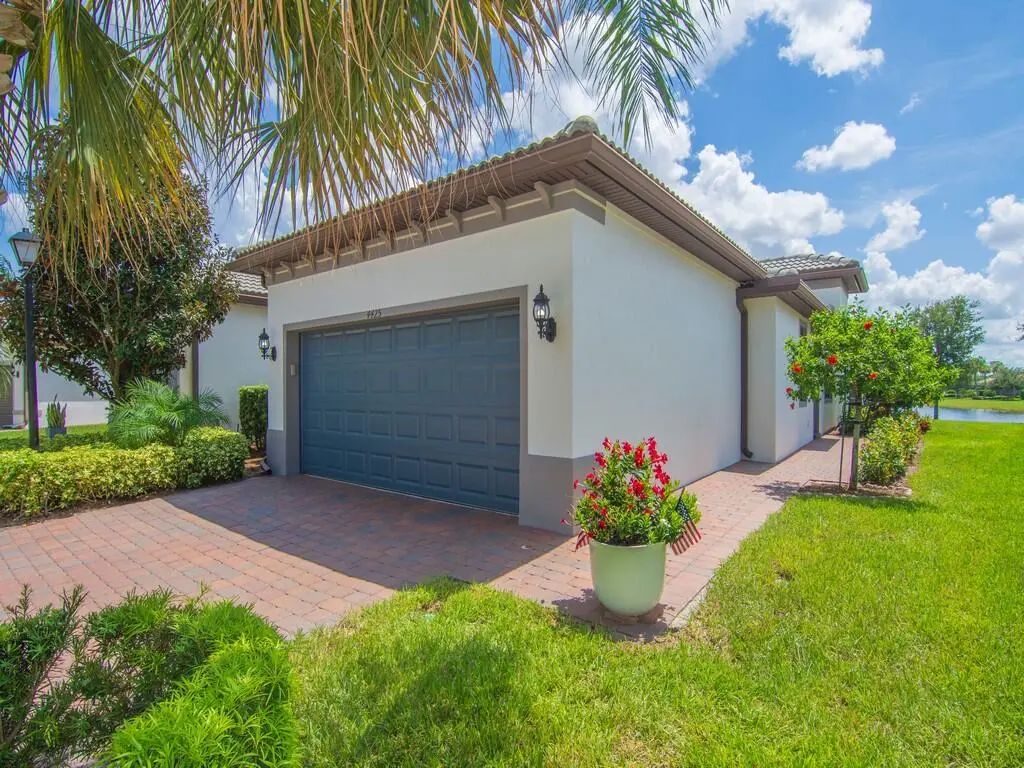 4425 Beauty Leaf Circle, Vero Beach