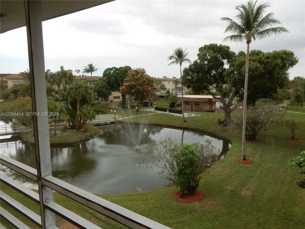 5051 W Oakland Park Boulevard #302, Lauderdale Lakes