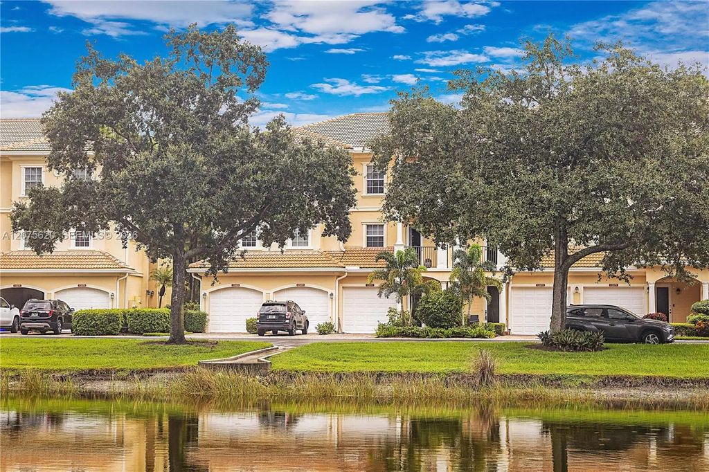 12683 Se Old Cypress Drive #902, Hobe Sound