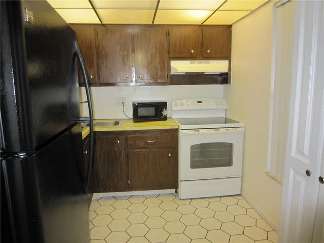 4 of 12 - 6150 Nw 62nd Street #107, Tamarac, FL