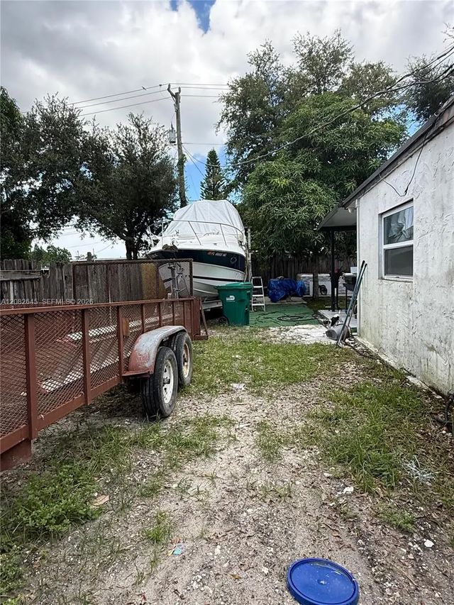 5 of 10 - 16415 Nw 22nd Avenue, Miami Gardens, FL