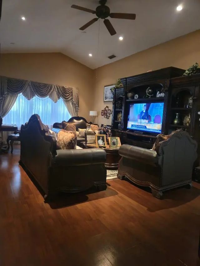 5 of 8 - 3963 Classic Court, , FL