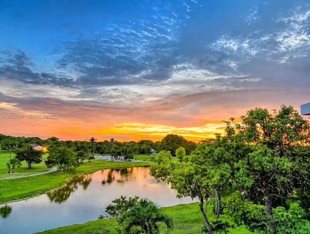3980 Oaks Clubhouse Drive #409, Pompano Beach