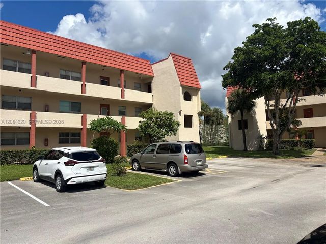 3 of 13 - 3051 E Sunrise Lakes Drive #211, Sunrise, FL