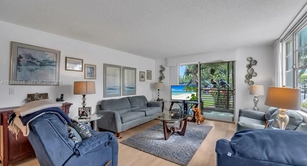 1300 Saint Charles Place #l11, Pembroke Pines