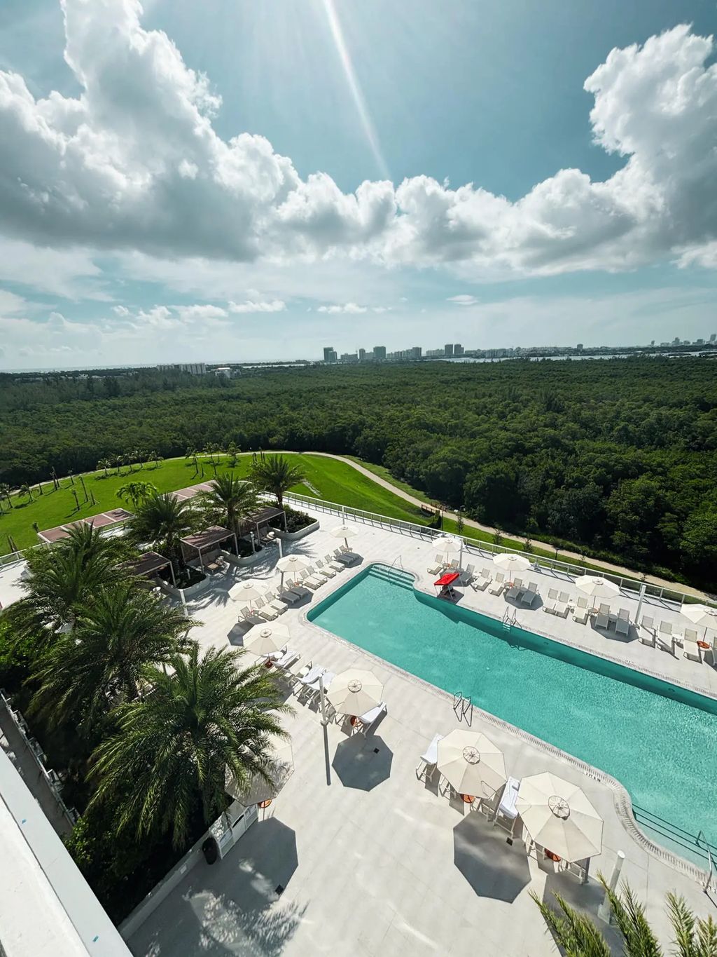 2411 Laguna Circle #1104, North Miami