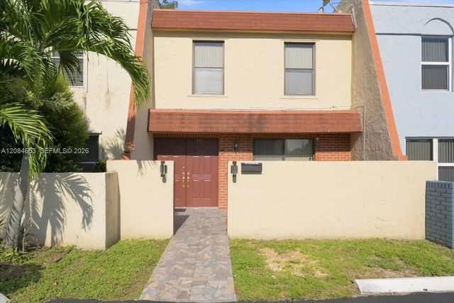 4 of 33 - 7597 Nw 75th Avenue, Tamarac, FL