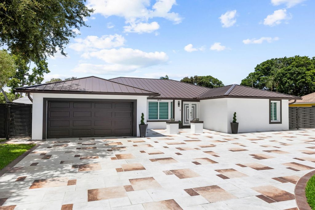 1821 Carissa Road, Lake Clarke Shores