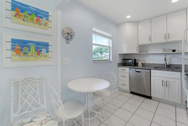 4 of 20 - 173 Valencia H, Delray Beach, FL