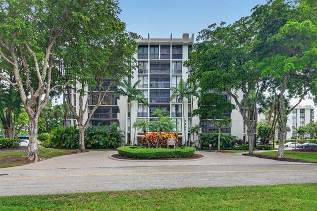 1863 Bridgewood Drive, Boca Raton