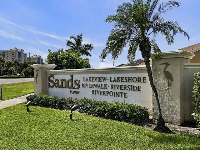 2 of 32 - 3212 S Lakeview Circle #10104, Fort Pierce, FL