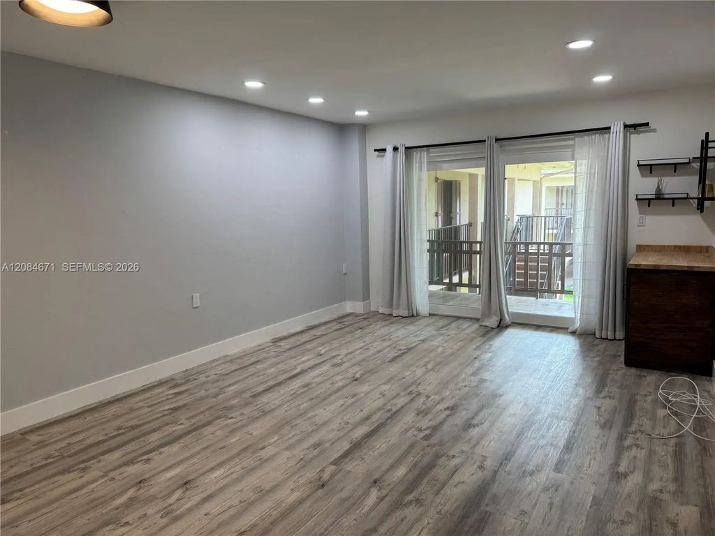 11259 Sw 88th Street #204h, Miami