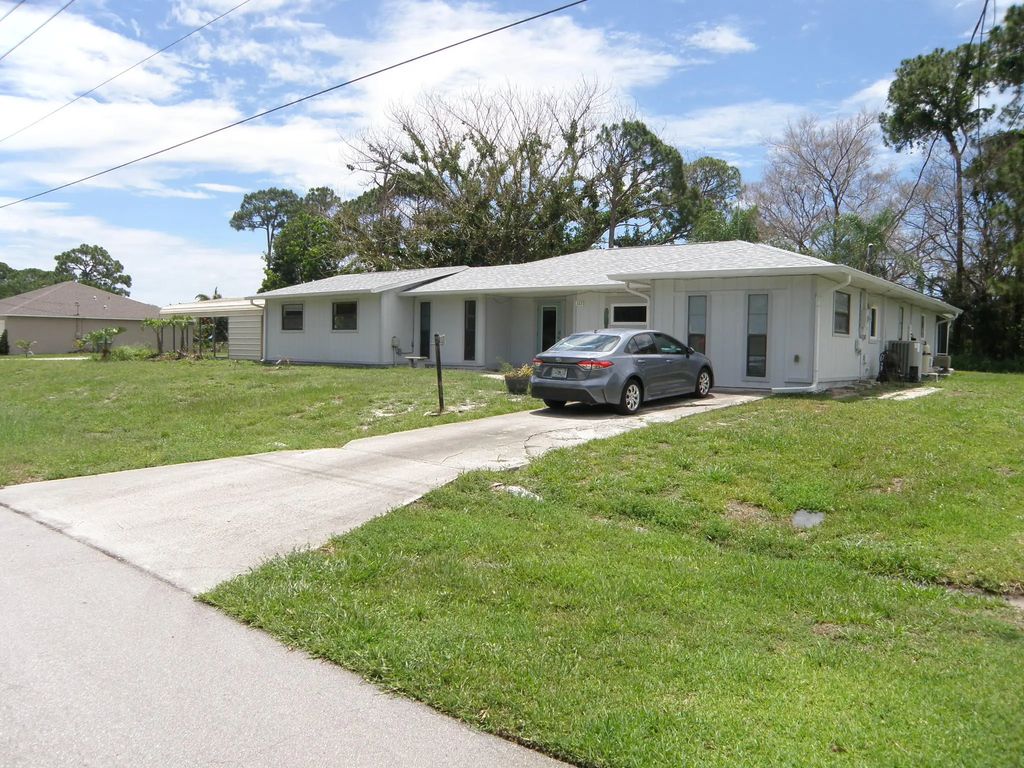 322 Se Walters Terrace, Port St. Lucie
